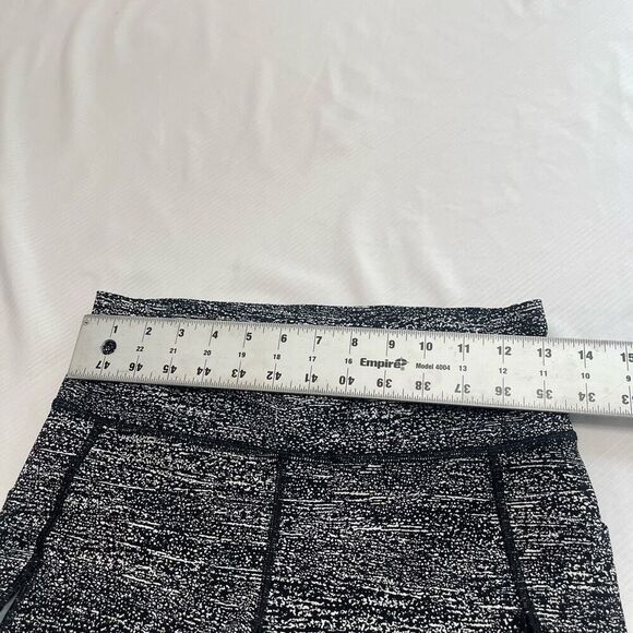 Lululemon Leggings Women’s Pace Perfect 7/8 Black/White Compression Running Sz 8 - Picture 3 of 9